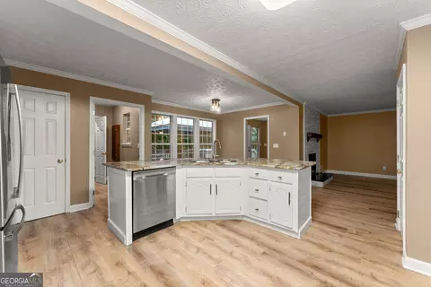 Kitchen - 1961 Cedar Bluff Rd, Monroe, GA 30656 photo 3 of 5