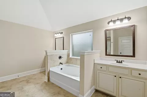 Bath - 2801 Karras Cv, Hampton, GA 30228 photo 3 of 7