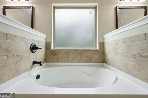 Bath - 2801 Karras Cv, Hampton, GA 30228 photo 4 of 7