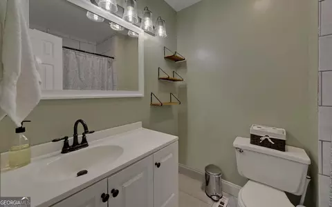 Bath - 538 Cawthon Rd, Toccoa, GA 30577 photo 1 of 2