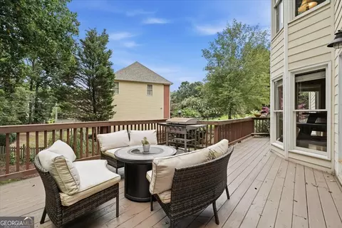 Exterior - 4202 Lansmoore Xing, Suwanee, GA 30024 photo 3 of 6