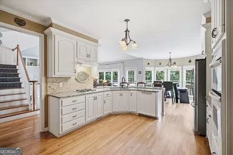 Kitchen - 4202 Lansmoore Xing, Suwanee, GA 30024 photo 1 of 5
