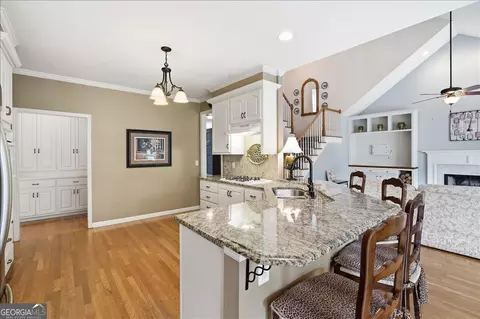 Kitchen - 4202 Lansmoore Xing, Suwanee, GA 30024 photo 3 of 5