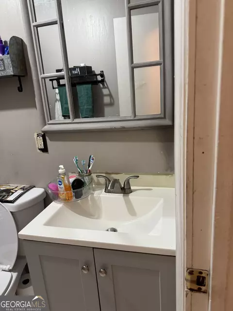 Bath - 3978 Bartley Rd, West Point, GA 31833 photo 2 of 2