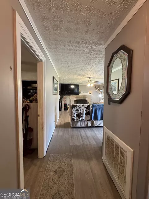 Entry Way - 3978 Bartley Rd, West Point, GA 31833 photo 3 of 3