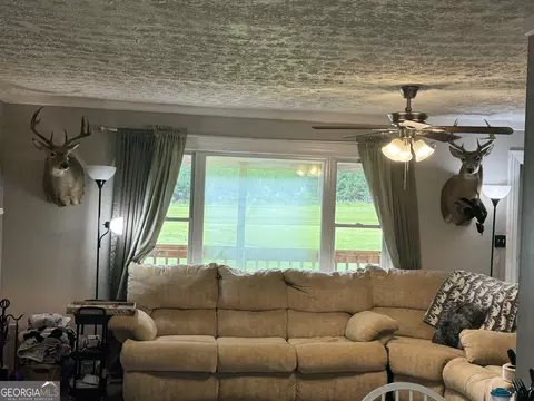 Living - 3978 Bartley Rd, West Point, GA 31833 photo 2 of 3