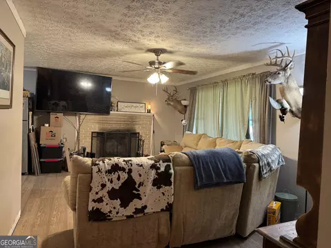 Living - 3978 Bartley Rd, West Point, GA 31833 photo 1 of 3