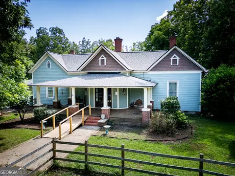 111 Banks St, Shady Dale, GA 31085
