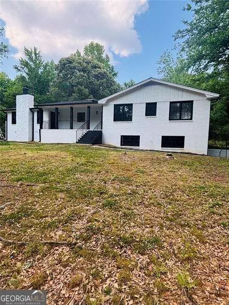 165 N Morning Dove Dr, Fayetteville, GA 30215
