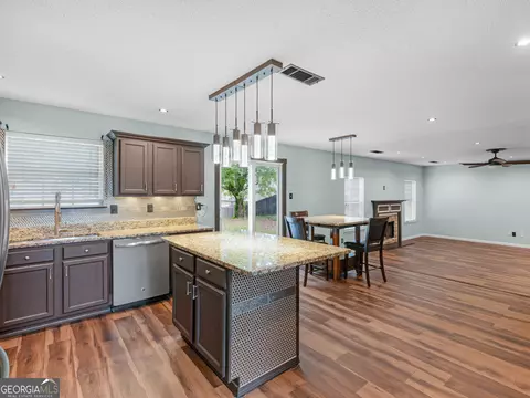Kitchen - 424 Browning Field Way, Hampton, GA 30228 photo 1 of 6