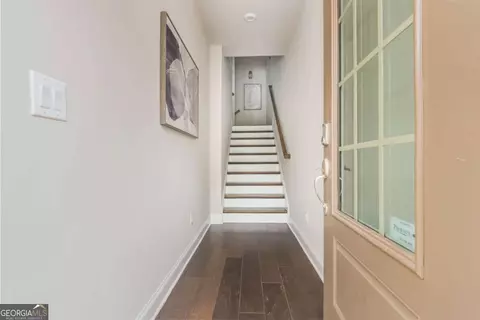 1391 Live Oak Ln, Atlanta, GA 30319