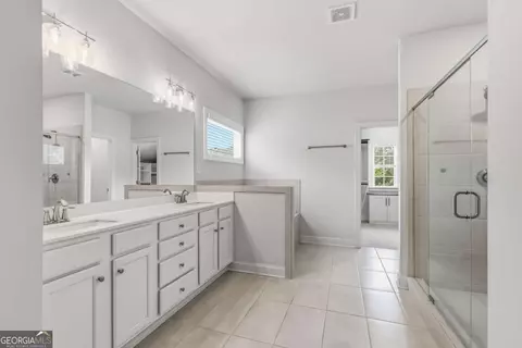 Bath - 415 Carmichael Cir, Canton, GA 30115 photo 4 of 6