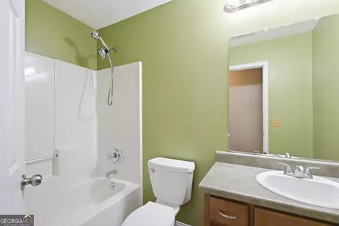 Bath - 627 Trestle Ridge Rd, Toccoa, GA 30577 photo 1 of 2