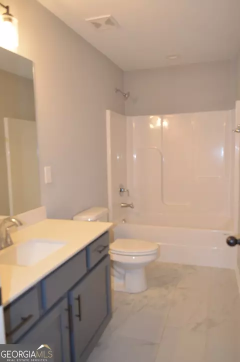 Bath - 4351 Cornwall Dr, Forsyth, GA 31029 photo 3 of 3