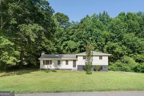 5525 Oak Grove Dr, Acworth, GA 30102