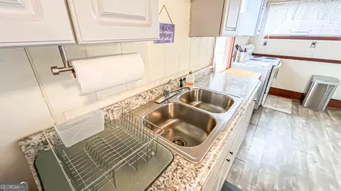 Kitchen - 242 Katy Lake Rd, Jackson, GA 30233 photo 13 of 15