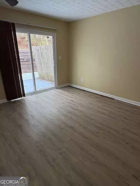 Living - 132 Heritage Way, Jackson, GA 30233 photo 2 of 2