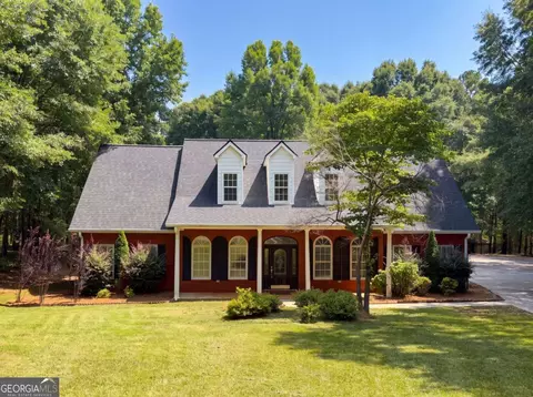 346 Carnation Dr, Social Circle, GA 30025