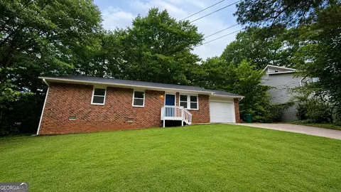 2541 Kelly Lake Dr, Decatur, GA 30032