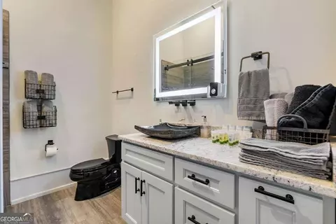 Bath - 100 Broad St, Rome, GA 30161 photo 7 of 14