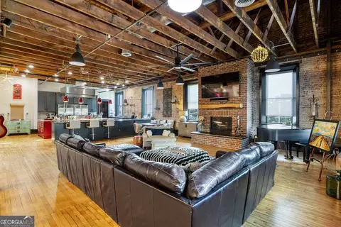Living - 100 Broad St, Rome, GA 30161 photo 3 of 11