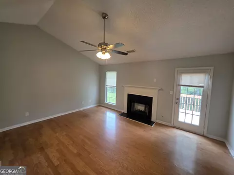 6924 Biscayne Blvd, Rex, GA 30273 photo 3