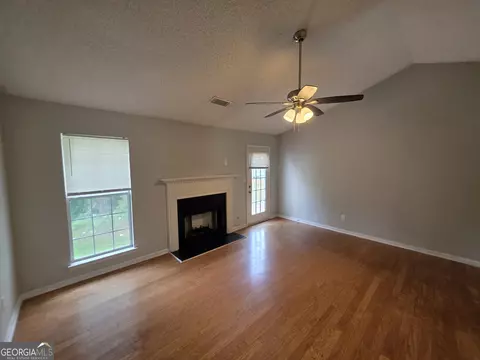 6924 Biscayne Blvd, Rex, GA 30273 photo 4