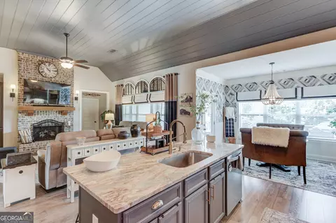 Kitchen - 629 Fleeting Ct, Monroe, GA 30655 photo 3 of 4