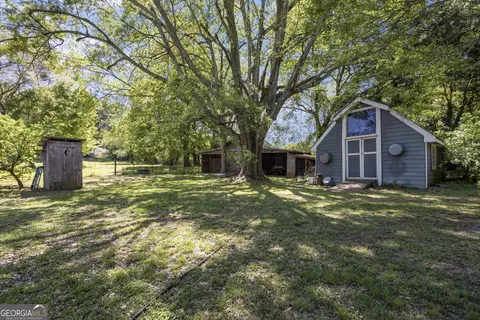 Exterior - 151 Ginn St, Carnesville, GA 30521 photo 9 of 15