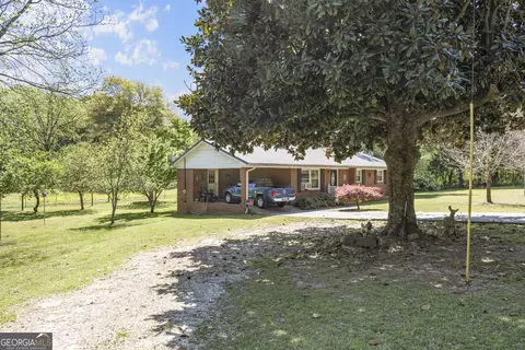 Exterior - 151 Ginn St, Carnesville, GA 30521 photo 3 of 15