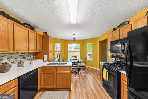 Kitchen - 516 Gonzaga Cir, Hampton, GA 30228 photo 1 of 3
