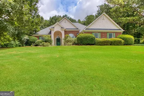 305 Surrey Park Dr, Fayetteville, GA 30215
