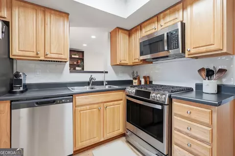 Kitchen - 3301 Henderson Mill Rd #S4, Chamblee, GA 30341 photo 1 of 2