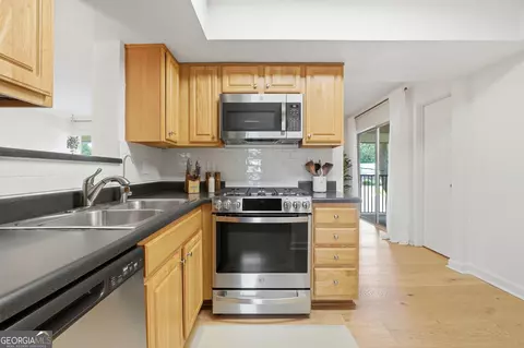 Kitchen - 3301 Henderson Mill Rd #S4, Chamblee, GA 30341 photo 2 of 2