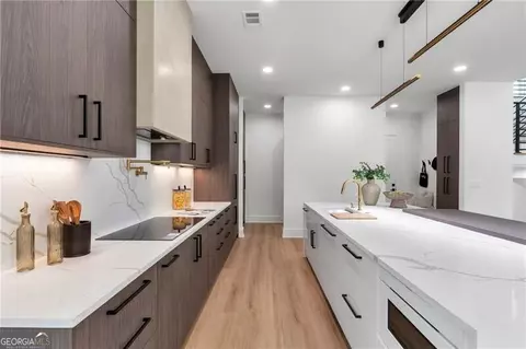Kitchen - 4109 Abbotts Bridge Rd, Duluth, GA 30097 photo 5 of 6