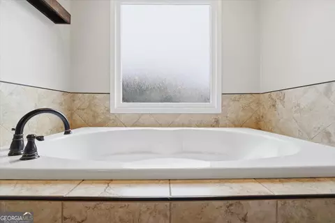 Bath - 2011 Windfield Dr, Monroe, GA 30655 photo 5 of 9
