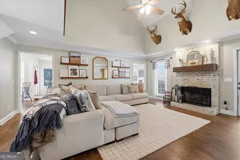 Living - 2011 Windfield Dr, Monroe, GA 30655 photo 2 of 2