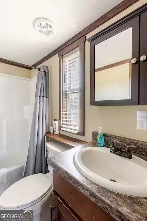 Bath - 166 Mountain Meadows Dr, Morganton, GA 30560 photo 2 of 3