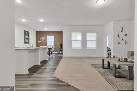Entry Way - 71 Carnaby St, Winder, GA 30680 photo 5 of 9
