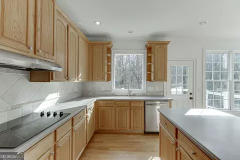 Kitchen - 2747 Pathview Dr, Dacula, GA 30019 photo 7 of 8