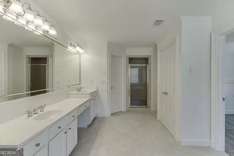 Bath - 2747 Pathview Dr, Dacula, GA 30019 photo 4 of 5