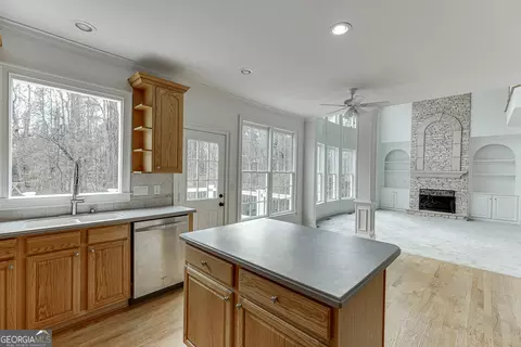 Kitchen - 2747 Pathview Dr, Dacula, GA 30019 photo 5 of 8