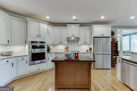 Kitchen - 2747 Pathview Dr, Dacula, GA 30019 photo 2 of 5