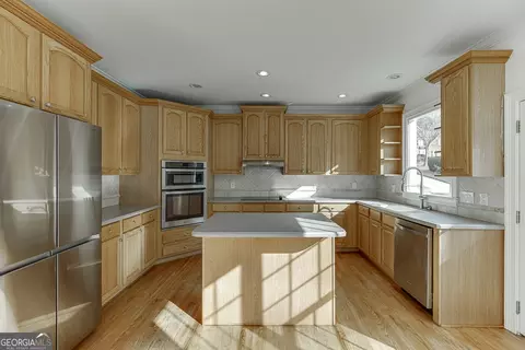 Kitchen - 2747 Pathview Dr, Dacula, GA 30019 photo 4 of 8