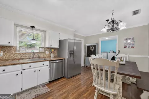 Kitchen - 408 Mcgregor St, Blackshear, GA 31516 photo 2 of 2