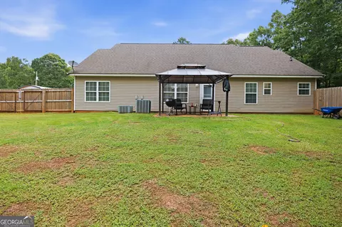 Exterior - 2917 Rumble Rd, Forsyth, GA 31029 photo 6 of 10
