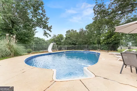 Exterior - 5907 Main St, Lula, GA 30554 photo 11 of 15