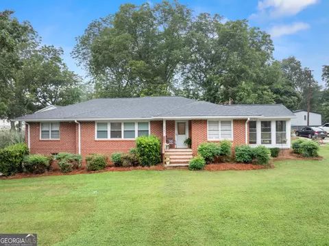 Exterior - 5907 Main St, Lula, GA 30554 photo 9 of 15
