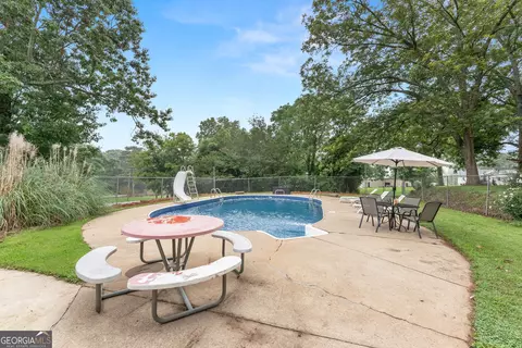 Exterior - 5907 Main St, Lula, GA 30554 photo 10 of 15