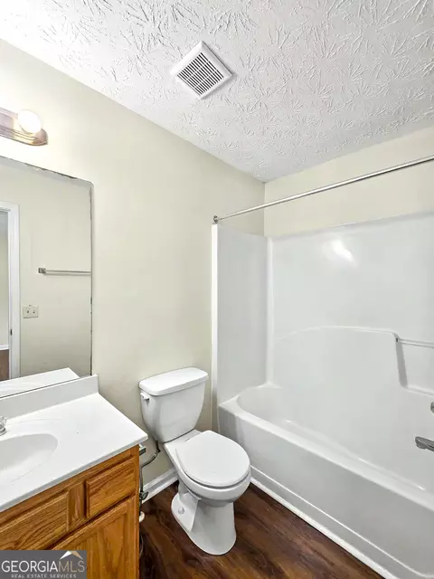 Bath - 108 Alice Walker Dr, Athens, GA 30607 photo 1 of 2